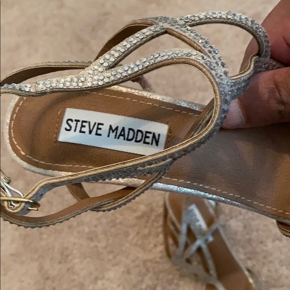 Ladies Steve Madden bedazzled heels - Picture 2 of 6